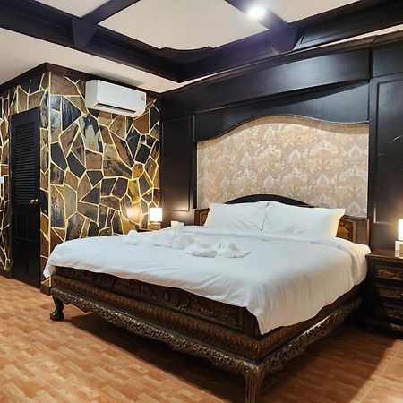 Arya Suites Patong Beach Exteriér fotografie