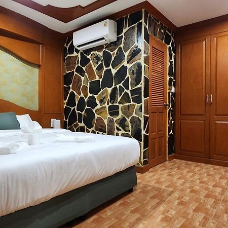 Arya Suites Patong Beach Exteriér fotografie
