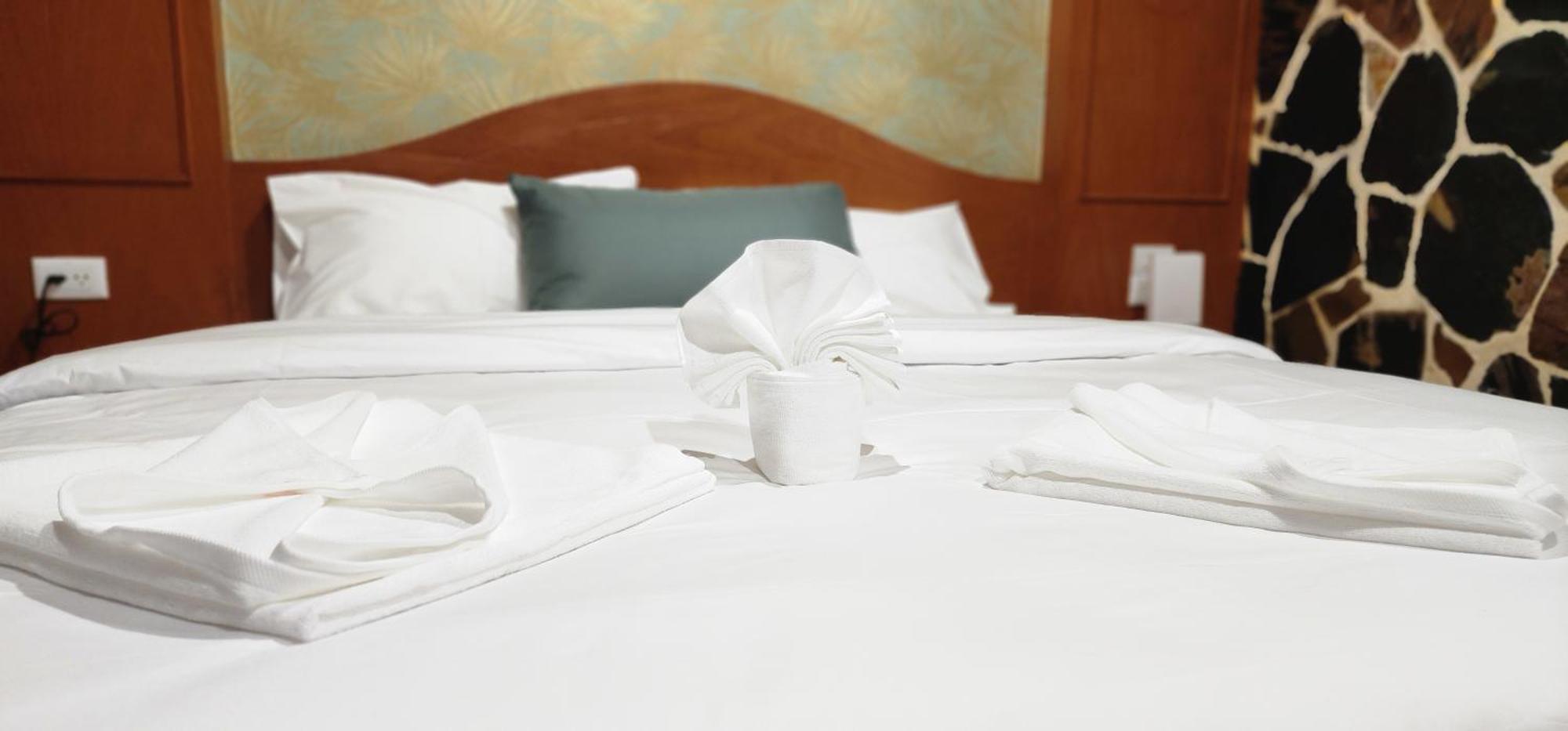 Arya Suites Patong Beach Exteriér fotografie