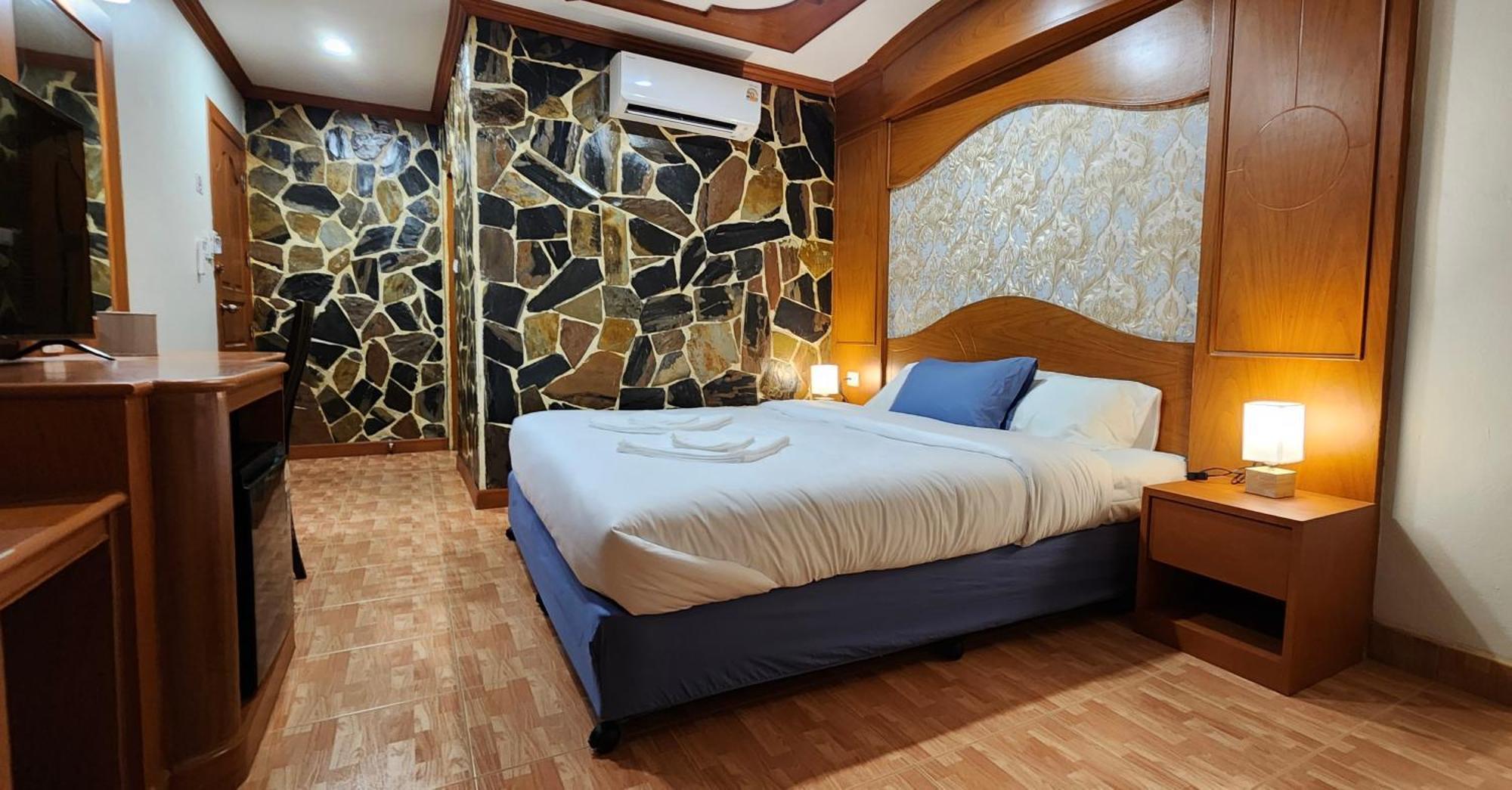 Arya Suites Patong Beach Exteriér fotografie