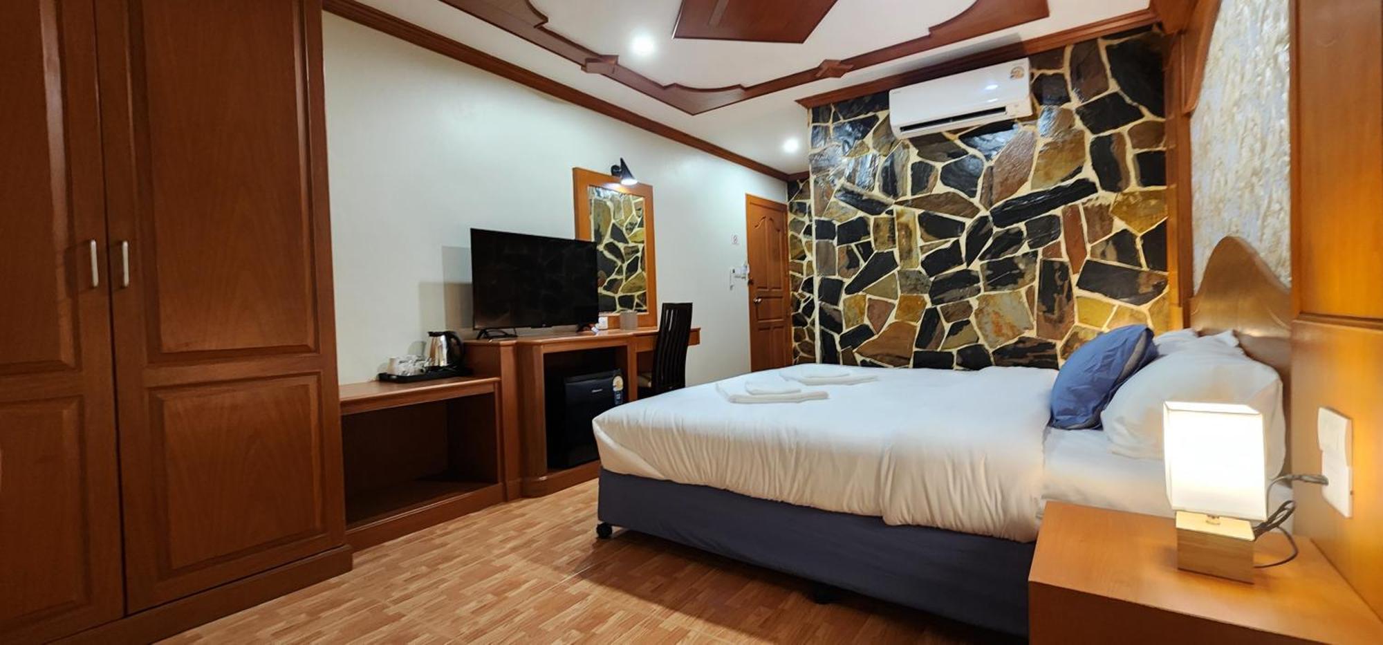 Arya Suites Patong Beach Exteriér fotografie